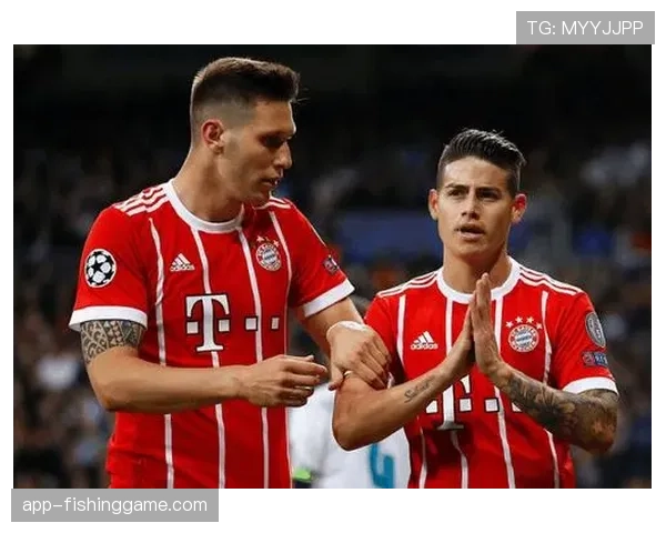 特写:第87分钟,卢顿球员抽筋倒地,对手主动将球踢出界引发掌声 特写:第87分钟,卢顿球员抽筋倒地,对手主动将球踢出界引发掌声